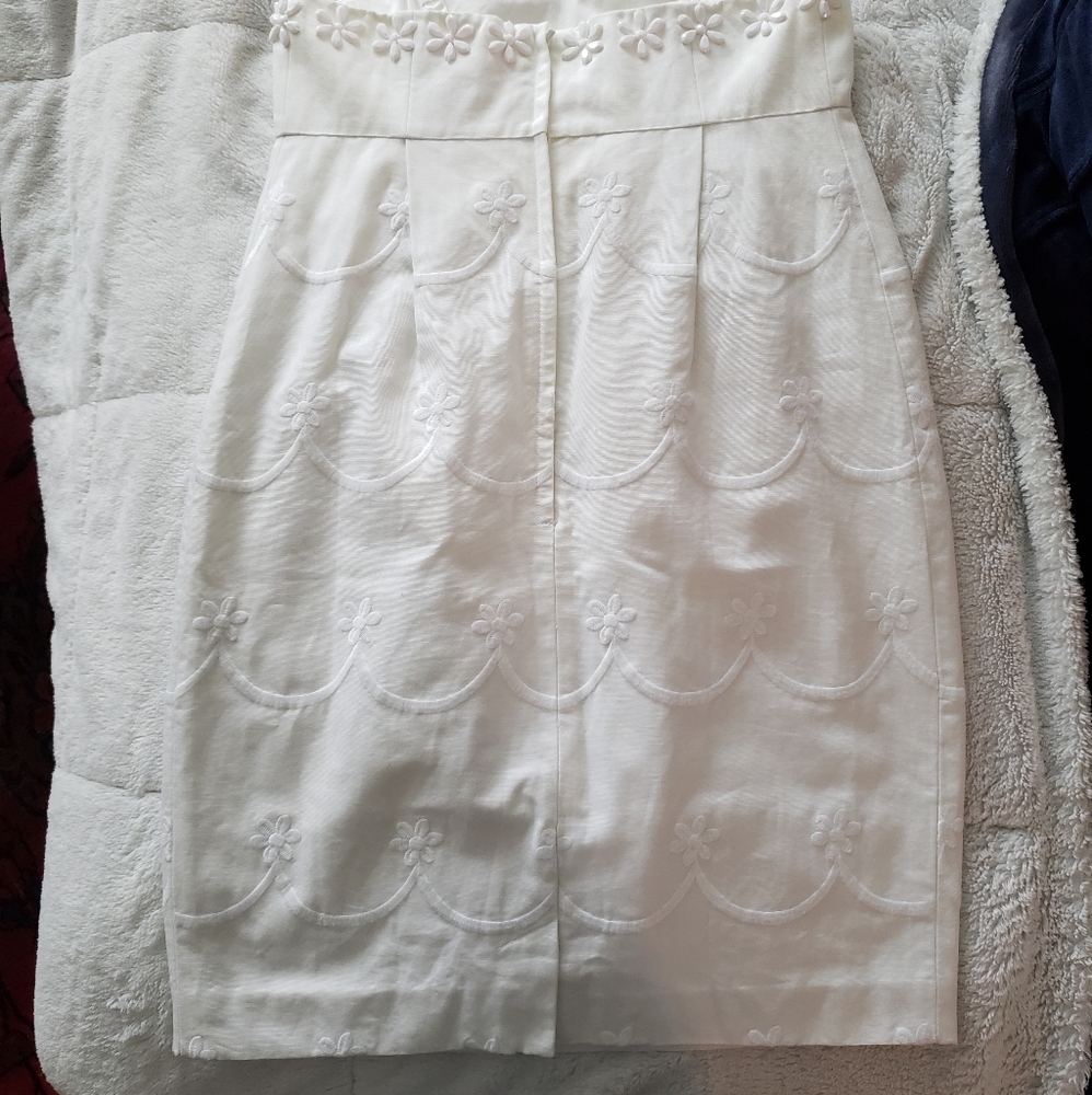 Host Pick 🥂 Lilly Pulitzer White Embroidered Floral Stapless Mini Dress - Picture 6 of 12